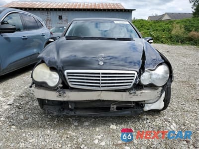 Piąte zdjęcie samochodu w środku: 2003 MERCEDES-BENZ C 320 VIN:WDBRF64J43F389821 - miniatura