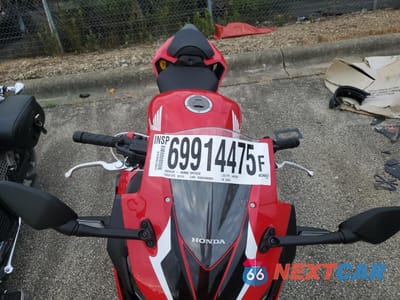Piąte zdjęcie samochodu w środku: 2023 HONDA CBR500 RA VIN:MLHPC6259P5400683 - miniatura