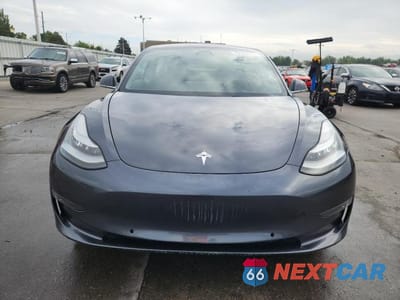 Piąte zdjęcie samochodu w środku: 2018 TESLA MODEL 3 VIN:5YJ3E1EA0JF057923 - miniatura