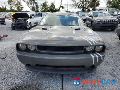 Piąte zdjęcie samochodu w środku: 2011 DODGE CHALLENGER VIN:2B3CJ4DG1BH535069 - miniatura