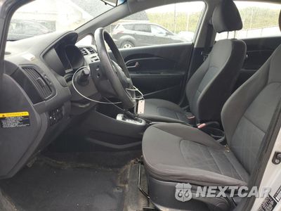 Zdjęcie 7 z 14 samochodu: 2014 KIA RIO LX VIN:KNADM4A35E6323841 - miniatura
