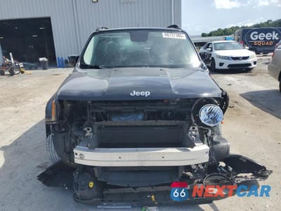 Piąte zdjęcie samochodu w środku: 2015 JEEP RENEGADE LATITUDE VIN:ZACCJABT4FPC06657 - miniatura