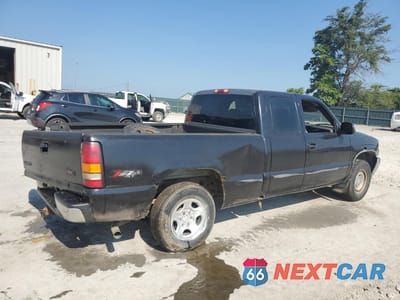 Trzecie zdjęcie samochodu z tyłu: 2001 GMC NEW SIERRA K1500 VIN:1GTEK19T31Z128300 - miniatura