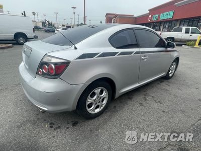 Czwarte zdjęcie samochodu z boku: 2010 TOYOTA SCION TC VIN:JTKDE3B77A0313085 - miniatura