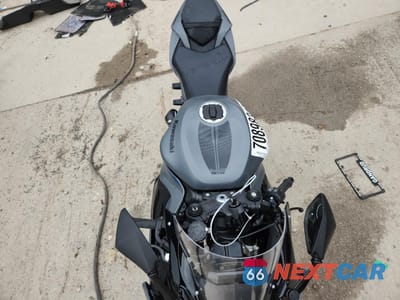 Piąte zdjęcie samochodu w środku: 2025 KAWASAKI ZX636 K VIN:JKBZXJK12SA008652 - miniatura