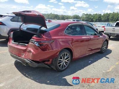 Trzecie zdjęcie samochodu z tyłu: 2022 TOYOTA CAMRY XLE VIN:4T1F31AK4NU588181 - miniatura