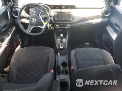 Zdjęcie 8 z 14 samochodu: 2019 NISSAN KICKS S VIN:3N1CP5CU3KL496490 - miniatura