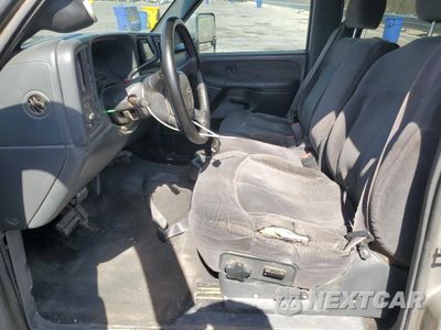 Zdjęcie 7 z 14 samochodu: 2002 CHEVROLET SILVERADO K2500 HEAVY DUTY VIN:1GCHK23102F172400 - miniatura