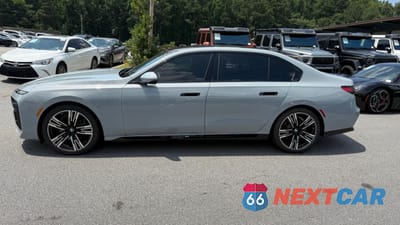 Piąte zdjęcie samochodu w środku: 2023 BMW 740 I VIN:WBA23EH00PCM28450 - miniatura