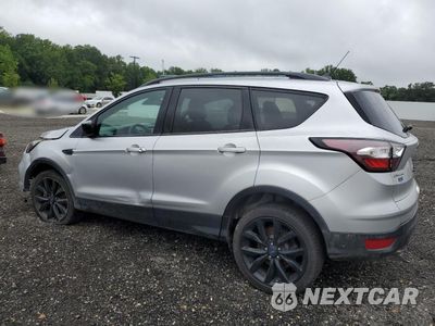 Drugie zdjęcie samochodu z przodu: 2018 FORD ESCAPE SE VIN:1FMCU9GD1JUC27881 - miniatura