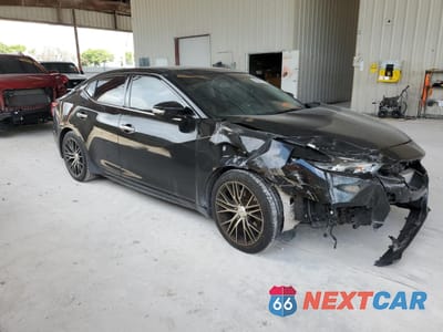 Czwarte zdjęcie samochodu z boku: 2018 NISSAN MAXIMA 3.5S VIN:1N4AA6AP1JC385820 - miniatura