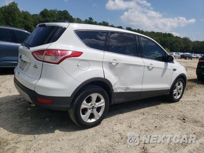 Trzecie zdjęcie samochodu z tyłu: 2015 FORD ESCAPE SE VIN:1FMCU9G97FUA93414 - miniatura