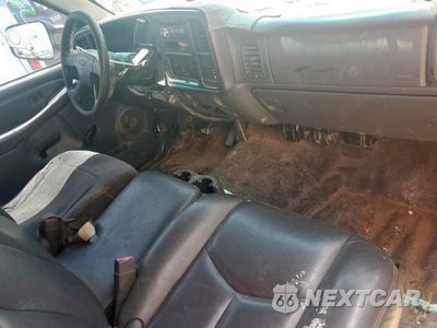 Zdjęcie 8 z 12 samochodu: 2006 CHEVROLET SILVERADO C3500 VIN:1GBJC34U46E274344 - miniatura