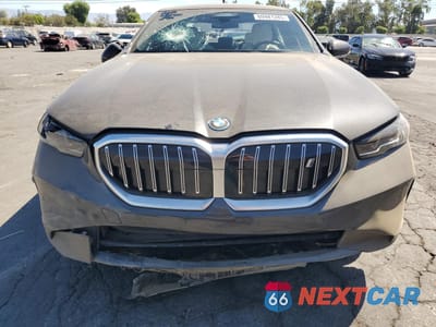 Piąte zdjęcie samochodu w środku: 2024 BMW I5 EDRIVE 40 VIN:WBY33FK08RCR85159 - miniatura