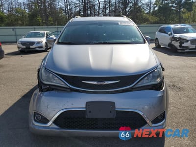Piąte zdjęcie samochodu w środku: 2019 CHRYSLER PACIFICA TOURING L VIN:2C4RC1BG3KR526159 - miniatura