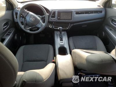 Zdjęcie 8 z 13 samochodu: 2022 HONDA HR-V EX VIN:3CZRU6H5XNM745481 - miniatura