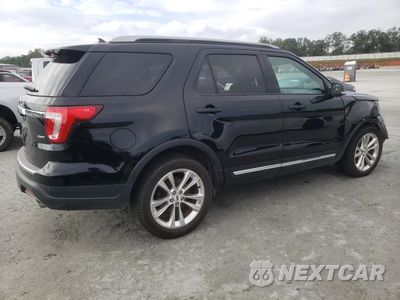 Trzecie zdjęcie samochodu z tyłu: 2018 FORD EXPLORER XLT VIN:1FM5K8D84JGC59366 - miniatura