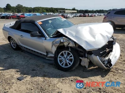 Czwarte zdjęcie samochodu z boku: 2005 FORD MUSTANG VIN:1ZVFT84N055228514 - miniatura