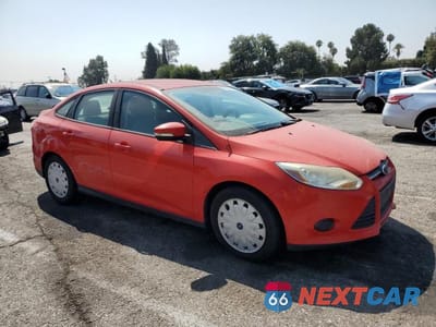 Czwarte zdjęcie samochodu z boku: 2014 FORD FOCUS SE VIN:1FADP3F29EL394116 - miniatura