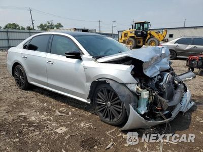 Czwarte zdjęcie samochodu z boku: 2015 VOLKSWAGEN PASSAT SE VIN:1VWBT7A35FC070602 - miniatura