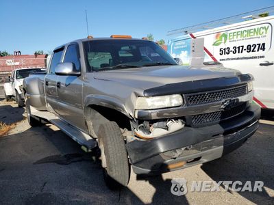 Czwarte zdjęcie samochodu z boku: 2002 CHEVROLET SILVERADO C3500 VIN:1GCJC33UX2F162178 - miniatura