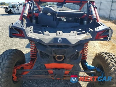 Zdjęcie 6 z 11 samochodu: 2017 CAN-AM MAVERICK X3 X RS TURBO R VIN:3JBVXAW23HK001506 - miniatura