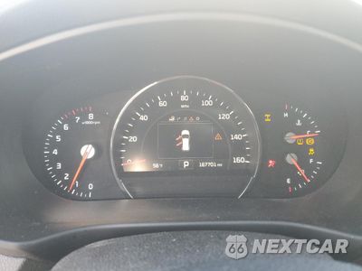 Zdjęcie 9 z 15 samochodu: 2016 KIA SORENTO SX VIN:5XYPKDA51GG016691 - miniatura