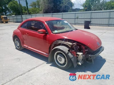 Czwarte zdjęcie samochodu z boku: 2013 VOLKSWAGEN BEETLE VIN:3VWJX7AT1DM647119 - miniatura