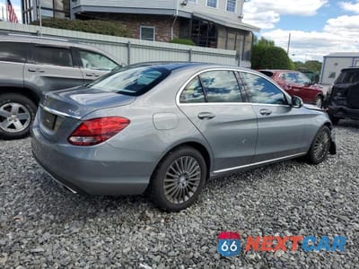 Trzecie zdjęcie samochodu z tyłu: 2015 MERCEDES-BENZ C 300 4MATIC VIN:55SWF4KB5FU082475 - miniatura