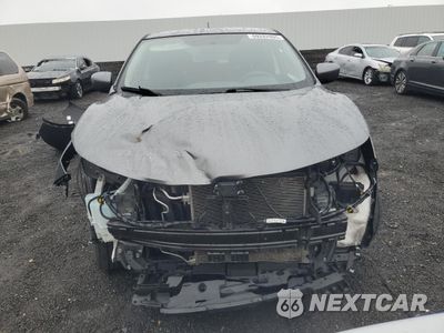 Piąte zdjęcie samochodu w środku: 2018 NISSAN ROGUE SPORT S VIN:JN1BJ1CP9JW152042 - miniatura
