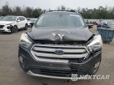 Piąte zdjęcie samochodu w środku: 2018 FORD ESCAPE TITANIUM VIN:1FMCU9J92JUA63626 - miniatura
