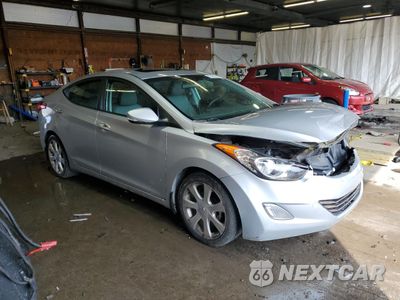 Czwarte zdjęcie samochodu z boku: 2013 HYUNDAI ELANTRA GLS VIN:5NPDH4AE1DH226424 - miniatura
