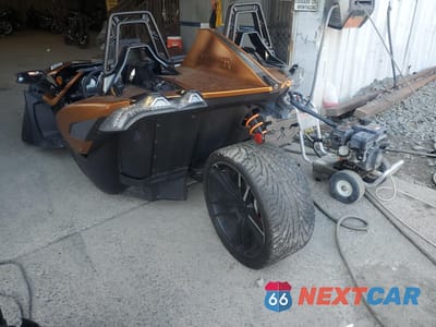 Drugie zdjęcie samochodu z przodu: 2019 POLARIS SLINGSHOT SLR VIN:57XAARFA5K8131894 - miniatura