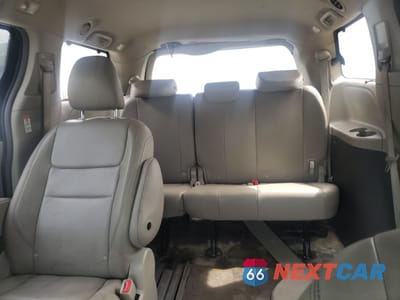 Zdjęcie 10 z 14 samochodu: 2017 TOYOTA SIENNA XLE VIN:5TDYZ3DC7HS806702 - miniatura