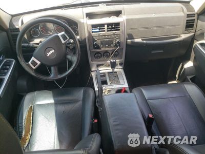 Zdjęcie 8 z 15 samochodu: 2009 JEEP LIBERTY LIMITED VIN:1J8GN58K49W543633 - miniatura
