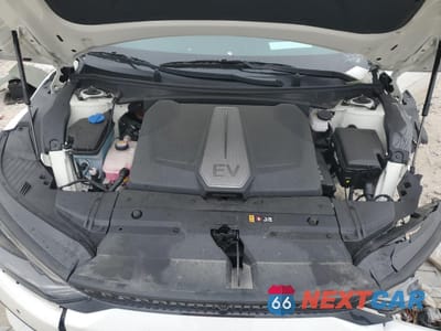 Zdjęcie 12 z 13 samochodu: 2023 KIA EV6 GT VIN:KNDC5DLE4P5106235 - miniatura
