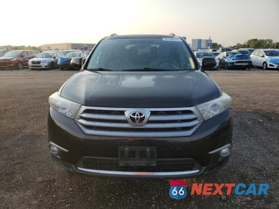 Piąte zdjęcie samochodu w środku: 2013 TOYOTA HIGHLANDER LIMITED VIN:5TDDK3EH4DS272307 - miniatura