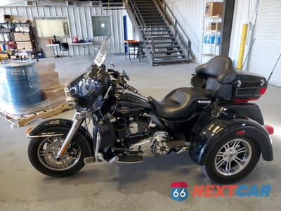 Trzecie zdjęcie samochodu z tyłu: 2012 HARLEY-DAVIDSON FLHTCUTG TRI GLIDE ULTRA CLASSIC VIN:1HD1MAM16CB856945 - miniatura