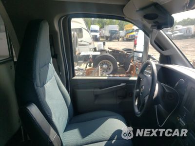 Piąte zdjęcie samochodu w środku: 2022 CHEVROLET EXPRESS G4500 VIN:1HA6GUB70NN011139 - miniatura