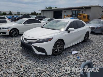 2024 TOYOTA CAMRY SE NIGHT SHADE 4T1G11AK2RU232859 - główne zdjęcie licytacji z USA - miniatura