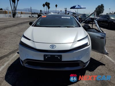 Piąte zdjęcie samochodu w środku: 2024 TOYOTA PRIUS LE VIN:JTDACAAU7R3043703 - miniatura