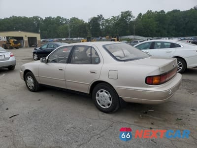 Drugie zdjęcie samochodu z przodu: 1993 TOYOTA CAMRY LE VIN:4T1SK12E2PU318900 - miniatura