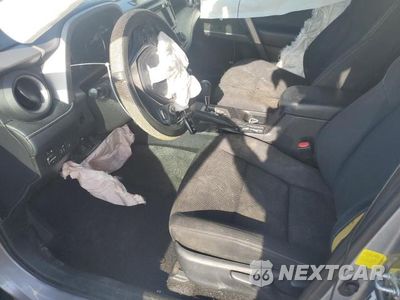 Zdjęcie 7 z 13 samochodu: 2017 TOYOTA RAV4 XLE VIN:2T3WFREV3HW396725 - miniatura