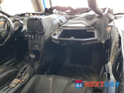 Piąte zdjęcie samochodu w środku: 2019 CAN-AM MAVERICK X3 TURBO VIN:3JBVGAY48KK001393 - miniatura