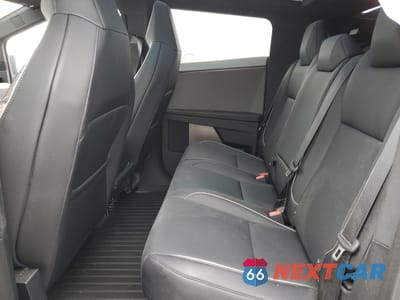 Zdjęcie 10 z 12 samochodu: 2024 TESLA CYBERTRUCK VIN:7G2CEHED1RA042324 - miniatura