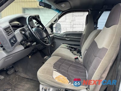 Piąte zdjęcie samochodu w środku: 2000 FORD F250 SUPER DUTY VIN:3FTNX21F5YMA62552 - miniatura