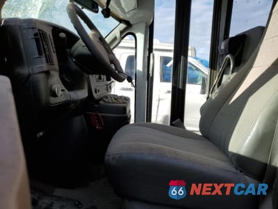 Zdjęcie 7 z 13 samochodu: 2022 CHEVROLET EXPRESS G3500 VIN:1GB0GRBPXN1172360 - miniatura