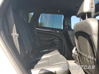Zdjęcie 11 z 16 samochodu: 2014 PORSCHE CAYENNE S HYBRID VIN:WP1AE2A28ELA50411 - miniatura