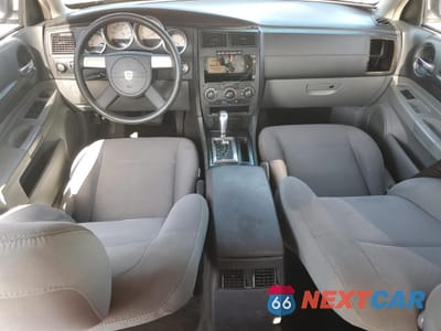 Zdjęcie 8 z 14 samochodu: 2005 DODGE MAGNUM SXT VIN:2D8GZ48V75H537075 - miniatura