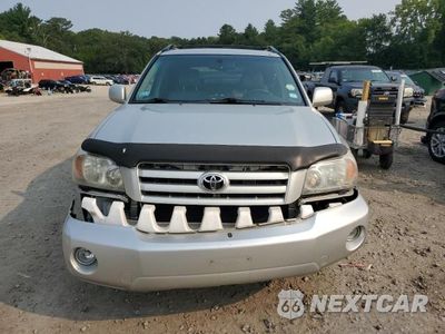 Piąte zdjęcie samochodu w środku: 2005 TOYOTA HIGHLANDER LIMITED VIN:JTEEP21A350109544 - miniatura
